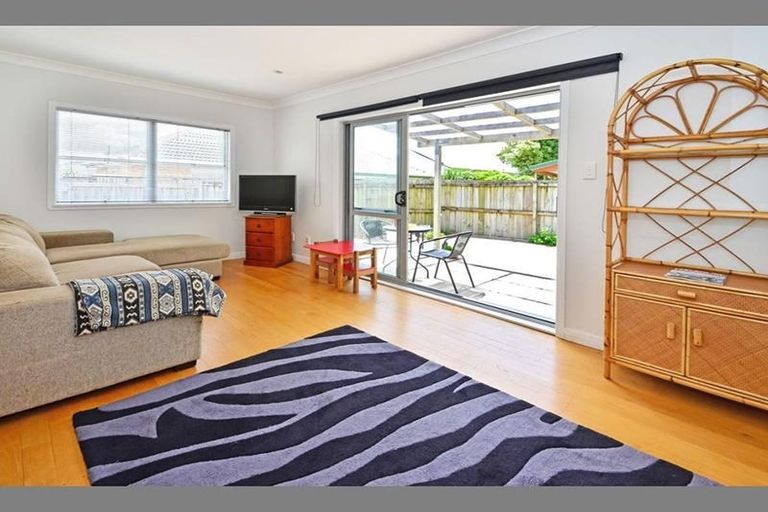 Photo of property in 6 Gills Avenue, Papakura, 2110