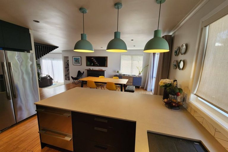 Photo of property in 7 Renata Crescent, Te Atatu Peninsula, Auckland, 0610