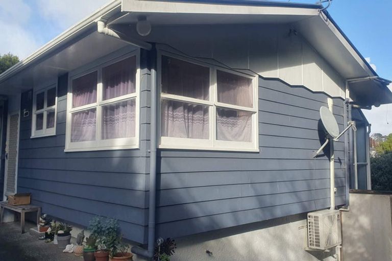 Photo of property in 20 Segedin Place, Glenfield, Auckland, 0629