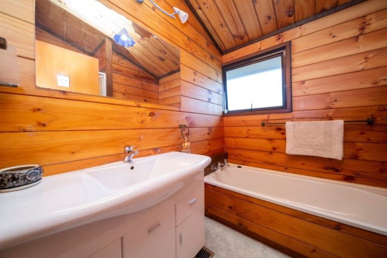 Photo of property in 40 Omata Road, Marfell, New Plymouth, 4310