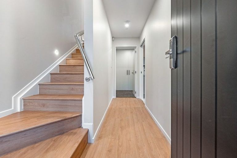 Photo of property in 4202e Great North Road, Glendene, Auckland, 0602