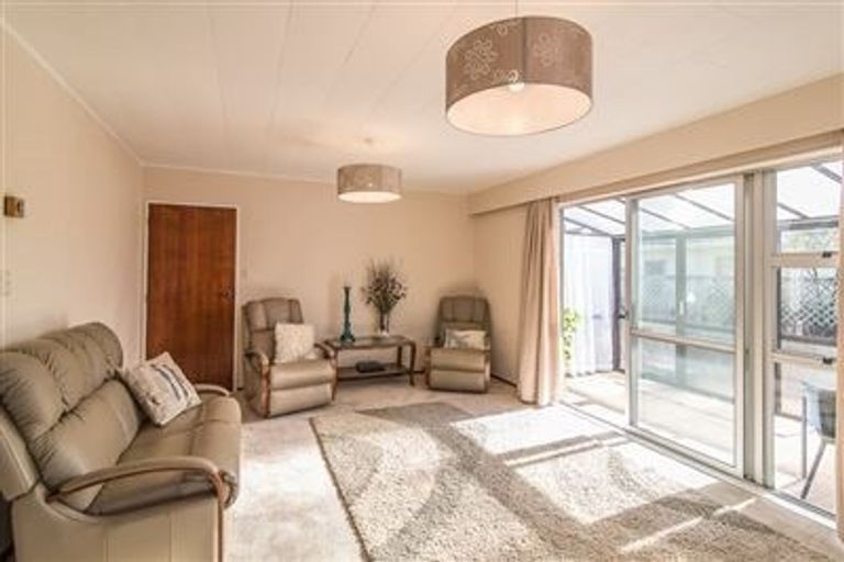 Photo of property in 16a Nola Avenue, Raumati Beach, Paraparaumu, 5032