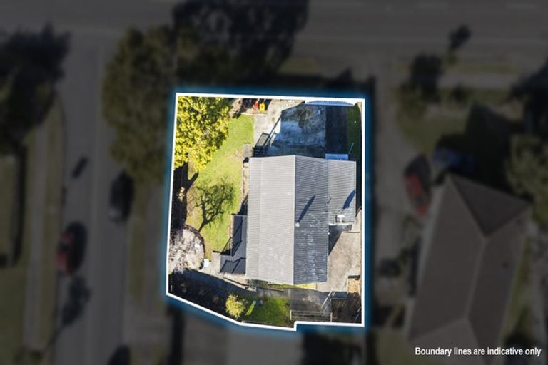 Photo of property in 1/2 Kennington Drive, Clendon Park, Auckland, 2103