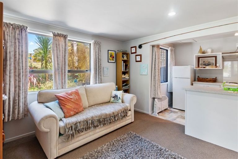 Photo of property in 122 Waireka Place, Whangamata, 3620