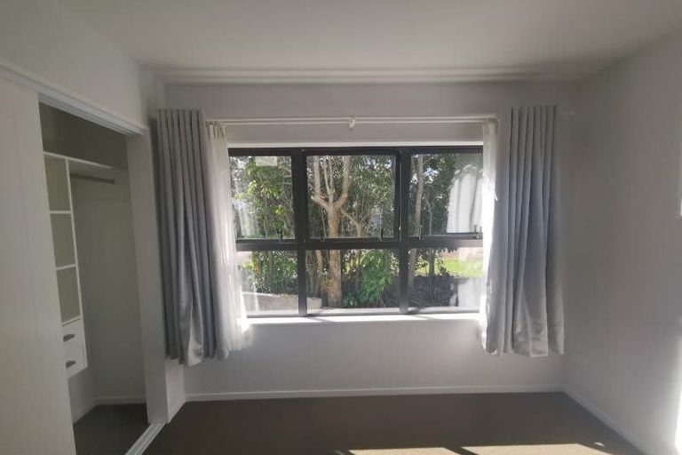 Photo of property in 13c Orton Street, Glenfield, Auckland, 0627