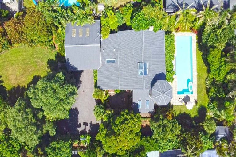 Photo of property in 7-9 Mace Terrace, Oakura, 4314