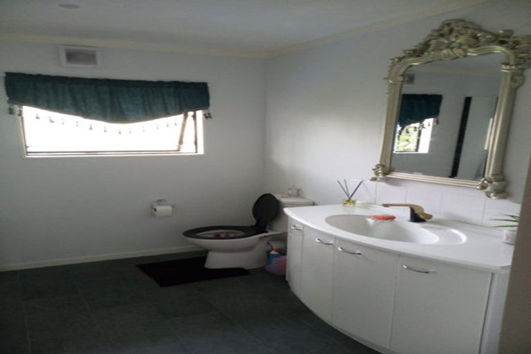 Photo of property in 140 Arawhata Road, Paraparaumu, 5032