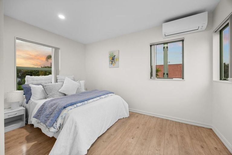 Photo of property in 68 Marina View Drive, West Harbour, Auckland, 0618