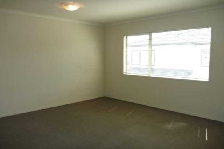 Photo of property in 51 Tiri Tiri Road, Birkdale, Auckland, 0626