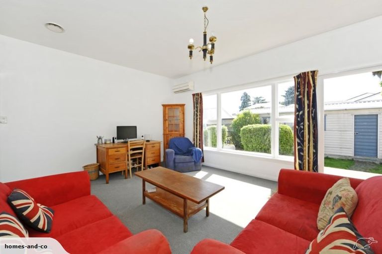 Photo of property in 90 Sawyers Arms Road, Northcote, Christchurch, 8052