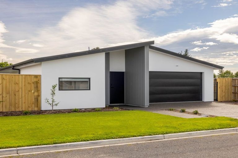 Photo of property in 29 Plover Avenue, Amberley, 7410