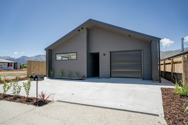 Photo of property in 9 Caton Street, Lake Hawea, 9382