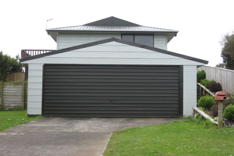 Photo of property in 10 Aratapu Street, Waitara, 4320