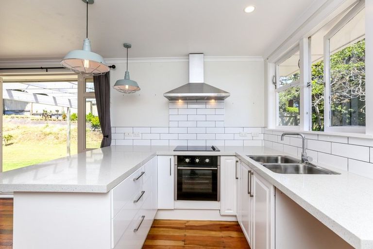 Photo of property in 6a Granby Place, Westown, New Plymouth, 4310