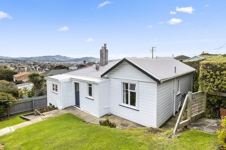 Photo of property in 38 Cliffs Road, Saint Clair, Dunedin, 9012