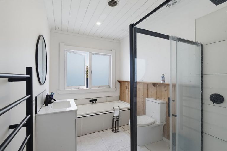 Photo of property in 1213 Caroline Road, Mayfair, Hastings, 4122