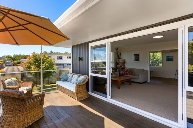 Photo of property in 46 Nevada Drive, Merrilands, New Plymouth, 4312