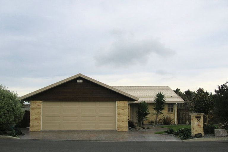 Photo of property in 30 Rifleman Lane, Paraparaumu Beach, Paraparaumu, 5032