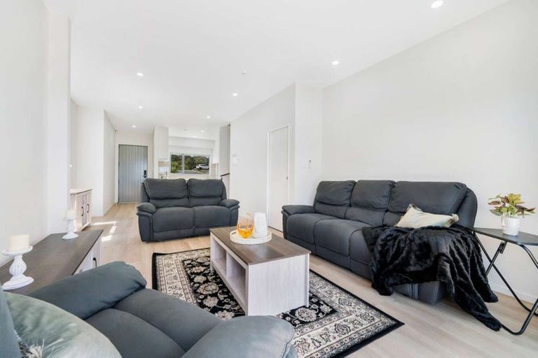 Photo of property in 11a Crestview Rise, Papakura, 2110