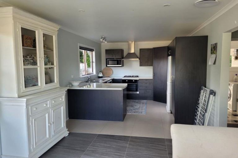 Photo of property in 394 Mangorei Road, Merrilands, New Plymouth, 4312