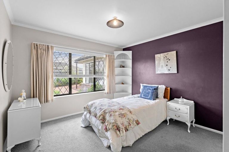 Photo of property in 9 Clearview Drive, Milson, Palmerston North, 4414