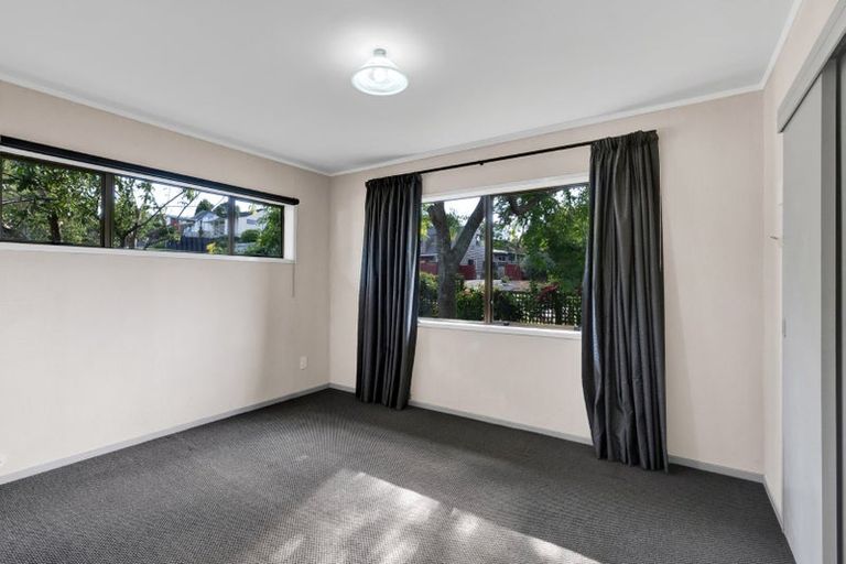Photo of property in 87 Heta Road, Highlands Park, New Plymouth, 4312