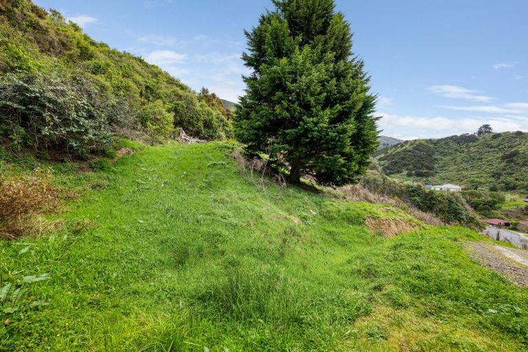 Photo of property in 16 Webster Place, Picton, 7220