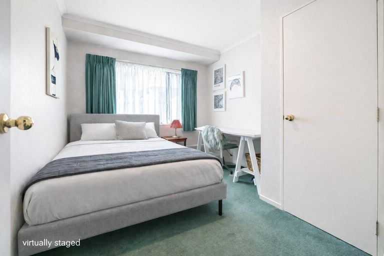 Photo of property in 17 Addington Place, Taradale, Napier, 4112