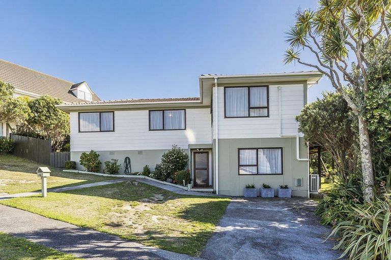 Photo of property in 5 Tikati View, Titahi Bay, Porirua, 5022