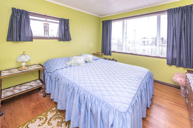Photo of property in 22 Egmont Street, Castlecliff, Whanganui, 4501