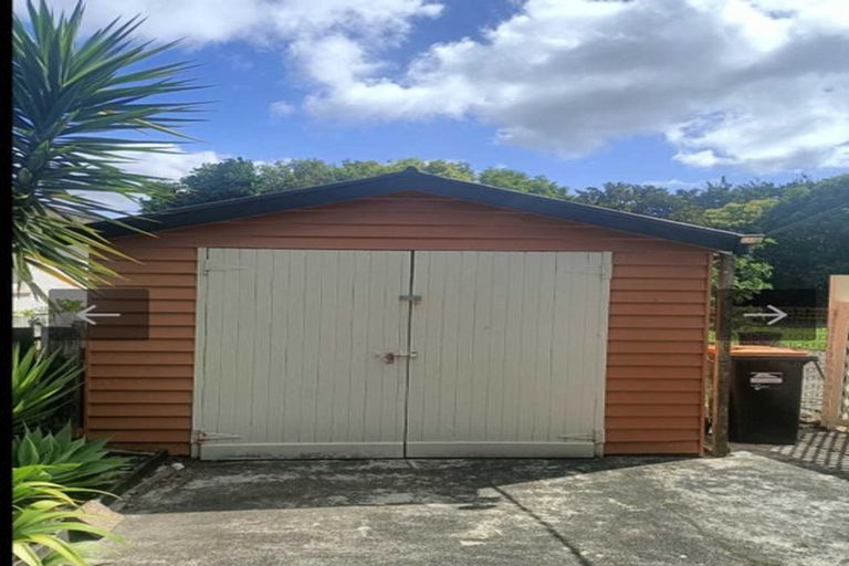 Photo of property in 28 Rangitane Street, Palmerston North, 4414