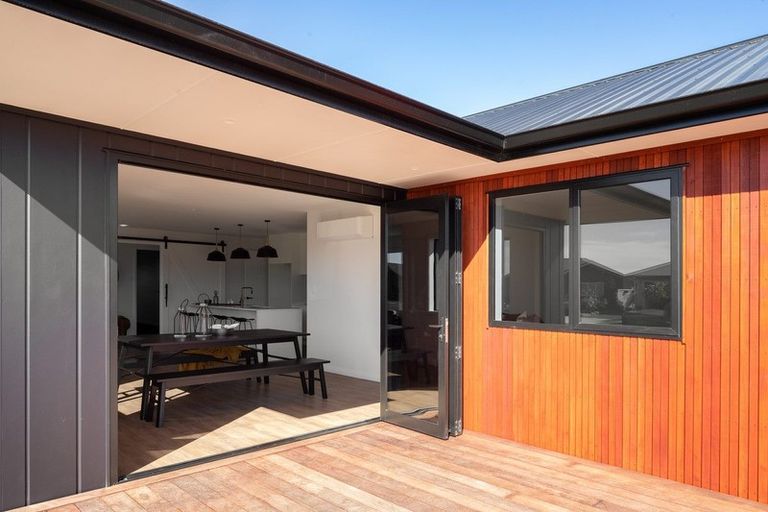 Photo of property in 22 Saint Thomas Avenue, Pyes Pa, Tauranga, 3112