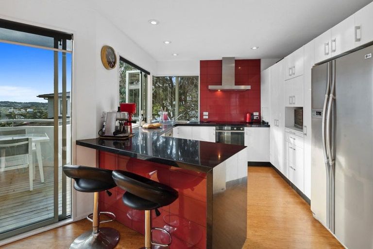 Photo of property in 2/89 Knights Road, Rothesay Bay, Auckland, 0630