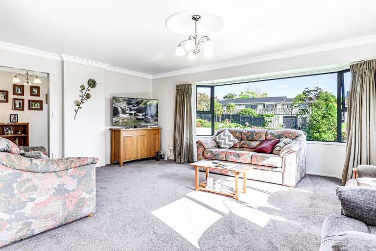 Photo of property in 21 Burn-murdoch Street, St Andrews, Hamilton, 3200