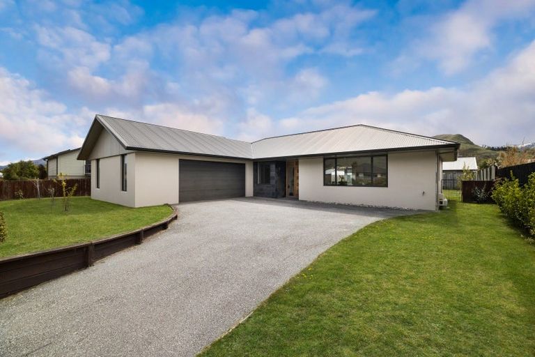 Photo of property in 23 Lochnagar Drive, Lake Hayes, Queenstown, 9304