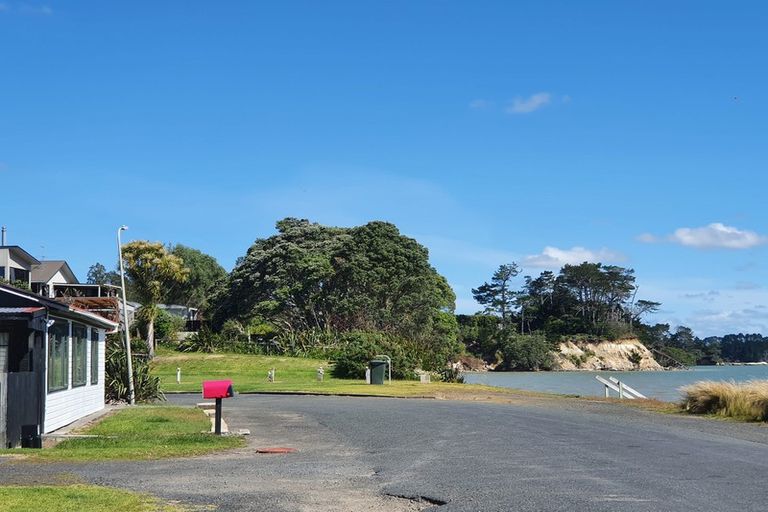 Photo of property in 9 Beach Road, Glenbrook, Waiuku, 2681