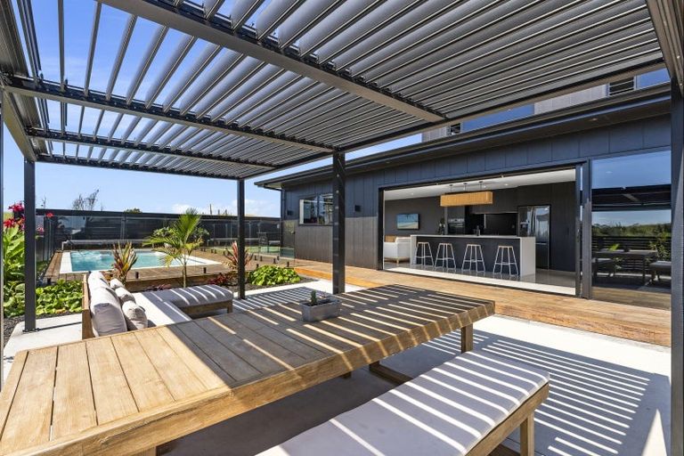 Photo of property in 12 Kuakua Close, Papamoa Beach, Papamoa, 3118