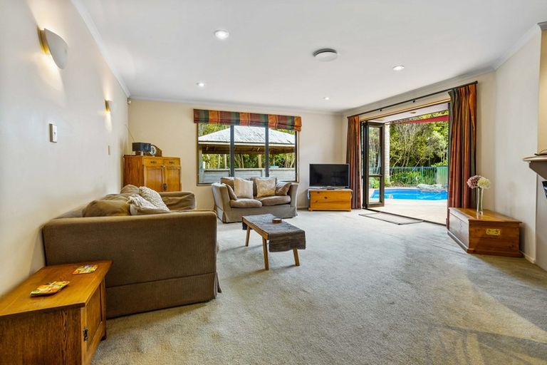 Photo of property in 34 Oakford Park Crescent, Greenhithe, Auckland, 0632