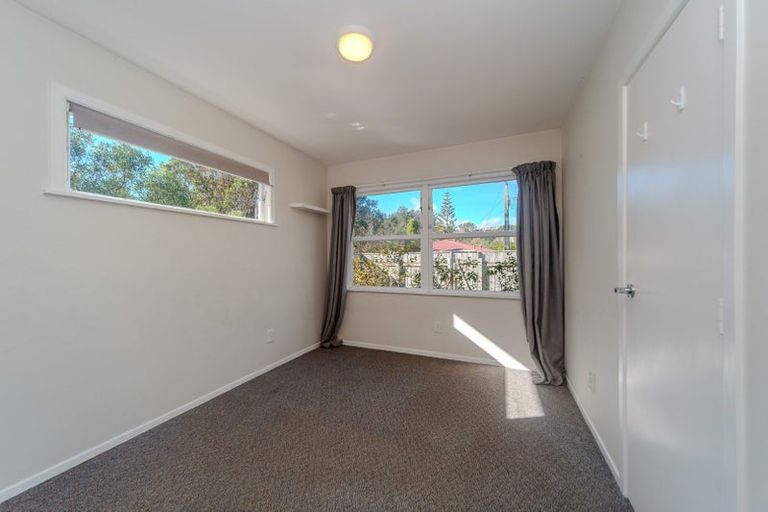 Photo of property in 35 Oswald Crescent, Paparangi, Wellington, 6037