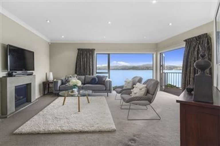 Photo of property in 43 Pendennis Point, Camborne, Porirua, 5026
