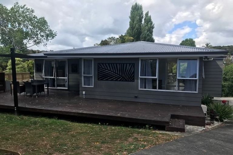 Photo of property in 77 Brian Crescent, Stanmore Bay, Whangaparaoa, 0932