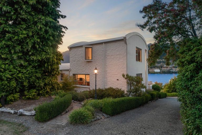 Photo of property in 415 Peninsula Road, Kelvin Heights, Queenstown, 9300