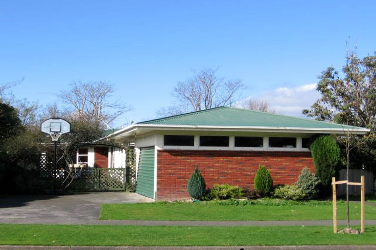 Photo of property in 59 Wikiriwhi Crescent, Awapuni, Palmerston North, 4412