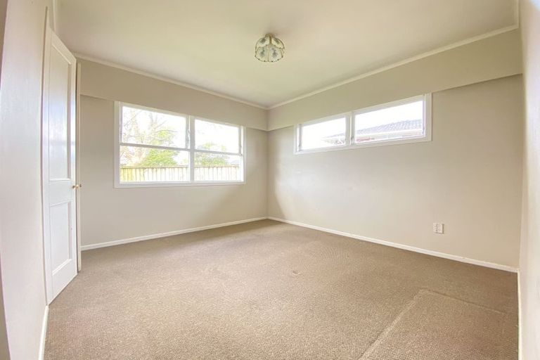 Photo of property in 12 Roby Street, Te Atatu Peninsula, Auckland, 0610