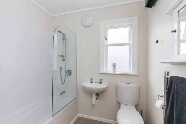 Photo of property in 18 Charlotte Avenue, Brooklyn, Wellington, 6021