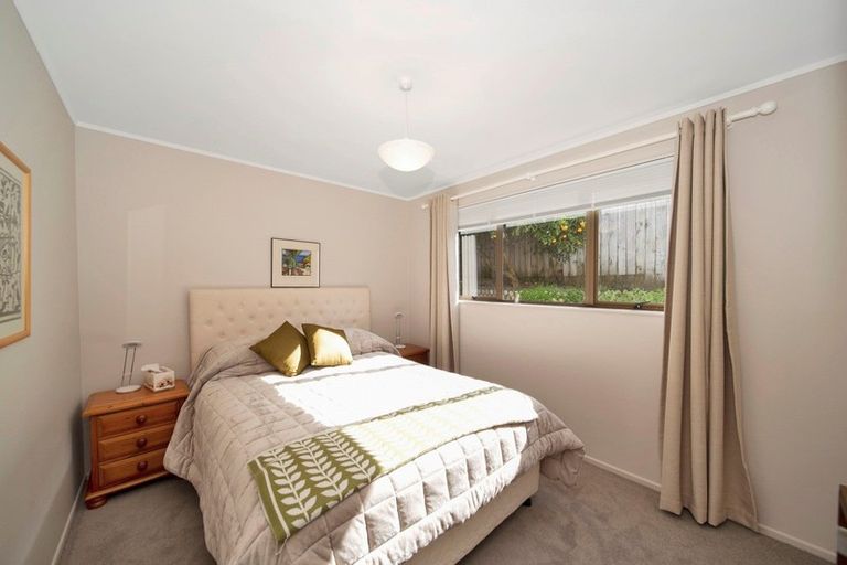 Photo of property in 6a Spencer Place, Merrilands, New Plymouth, 4312