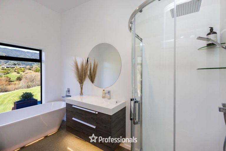 Photo of property in 49 Mount Marua Drive, Maymorn, Upper Hutt, 5018