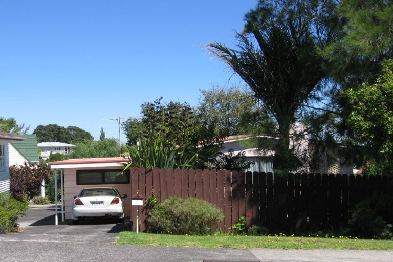 Photo of property in 1/15 Kia Ora Road, Beach Haven, Auckland, 0626