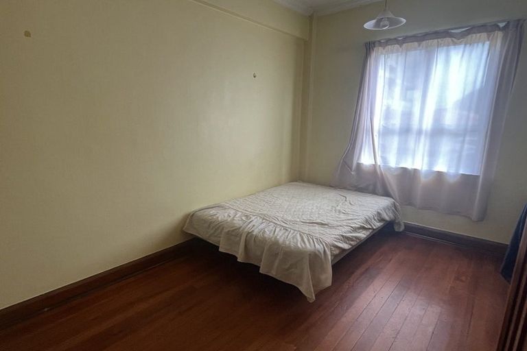 Photo of property in 6 Young Street, New Plymouth, 4310