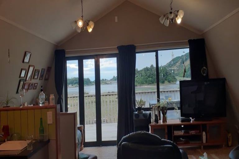 Photo of property in 97b Te Mahoe Road, Mokau, 4376